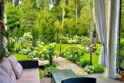Сдается 3-этажный дом, 720 м²