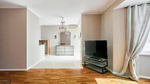 Сдается 4-комн. квартира, 135 м²