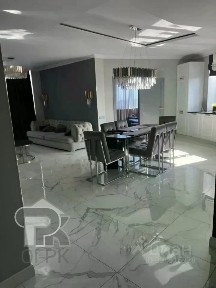 Продается 4-комн. квартира, 112,6 м²