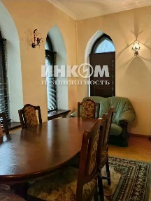 Продается 4-этажный коттедж, 600 м²