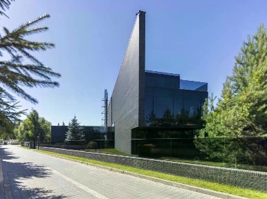 Продается 3-этажный коттедж, 2 300 м²