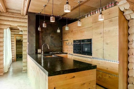 Продается 2-этажный дом, 410 м²