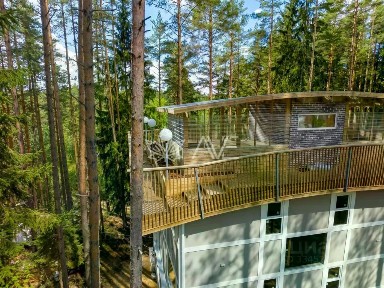 Продается 3-этажный дом, 400 м²