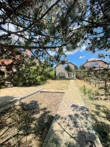 Продается 2-этажный дом, 200 м²