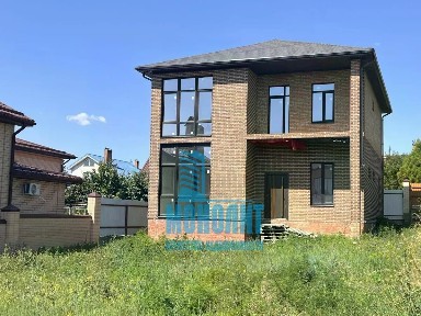 Продается 2-этажный дом, 220 м²