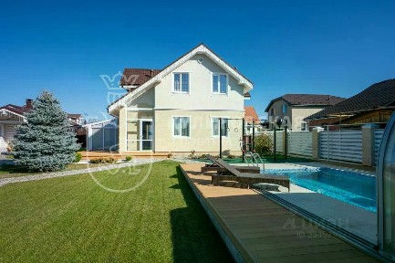 Продается 2-этажный коттедж, 180 м²