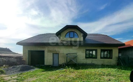 Продается 2-этажный дом, 210 м²