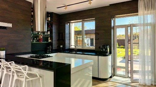 Продается 3-этажный коттедж, 283,7 м²