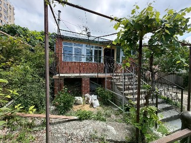 Продается 1/2 часть 1-этажного дома, 64 м²