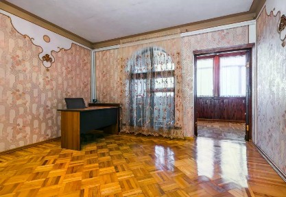 Продается 3-этажный дом, 243 м²