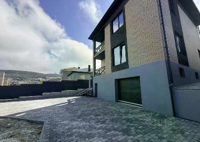 Продается 3-этажный коттедж, 267 м²