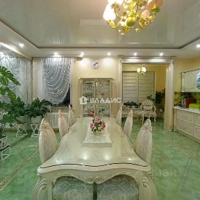 Продается 4-комн. квартира, 198 м²