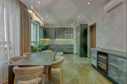 Продается 3-комн. квартира, 103 м²