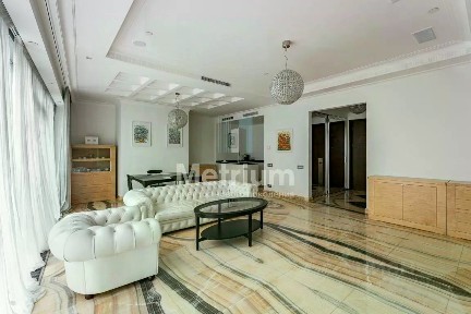 Продаются 2-комн. апартаменты, 103 м²