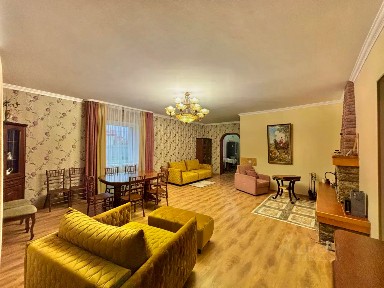 Продается 3-этажный дом, 485 м²