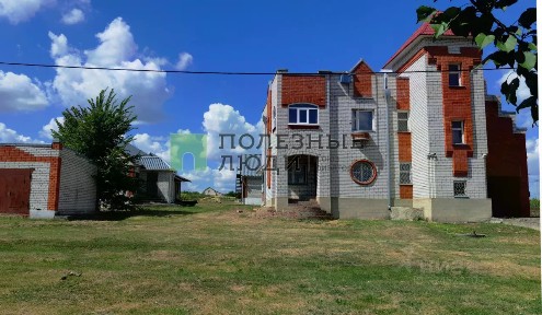 Продается 2-этажный дом, 250 м²