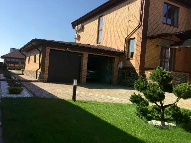 Продается 3-этажный коттедж, 370 м²