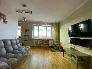 Продается 5-комн. квартира, 127 м²