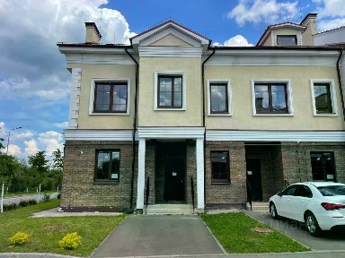 Продается 2-этажный таунхаус, 182,2 м²