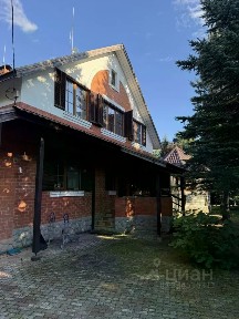 Продается 2-этажный дом, 296 м²