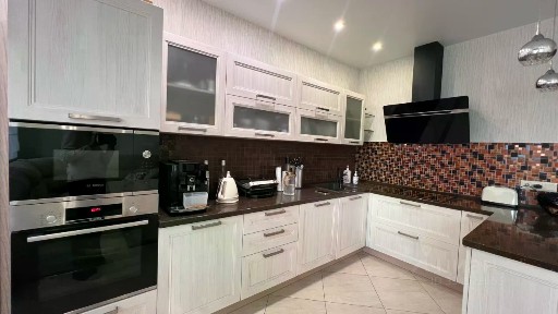 Продается 2-комн. квартира, 69,6 м²