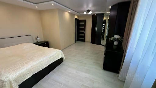Продается 4-комн. квартира, 117,7 м²