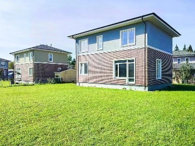 Продается 2-этажный дом, 180 м²