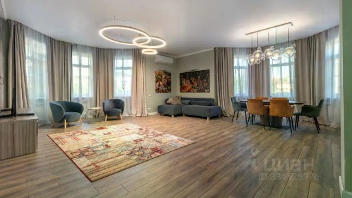 Продается 2-этажный коттедж, 350 м²
