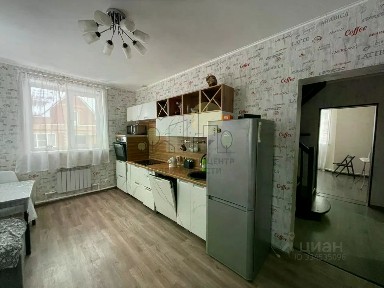 Продается 2-этажный дом, 140 м²