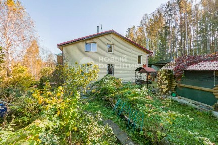 Продается 2-этажный дом, 158 м²