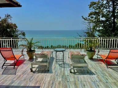 Сдается 3-этажный дом, 550 м²
