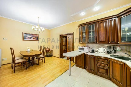 Сдается 3-комн. квартира, 170 м²