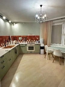 Сдается 4-комн. квартира, 102 м²
