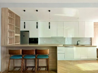 Сдается 4-комн. квартира, 137 м²