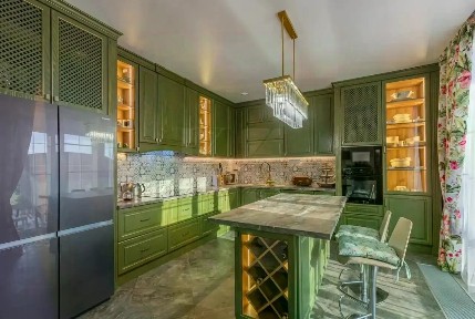 Продается 2-этажный дом, 531 м²