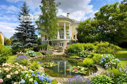 Продается 3-этажный дом, 650 м²