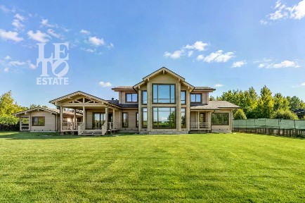 Продается 2-этажный дом, 500 м²