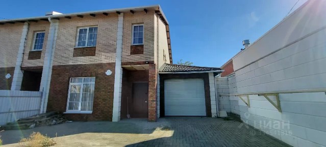 Продается 2-этажный таунхаус, 172 м²