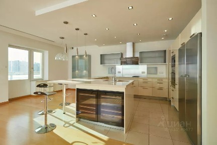 Продается 5-комн. квартира, 180,1 м²