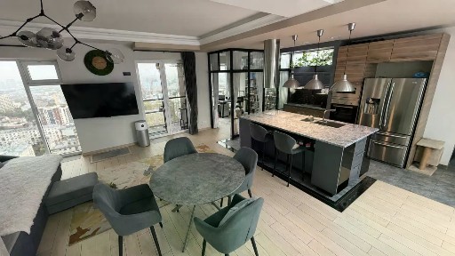 Продается 2-комн. квартира, 108,7 м²