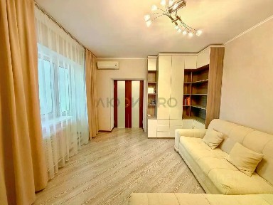 Продается 2-комн. квартира, 70,7 м²