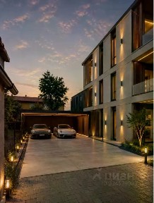Продается 3-этажный дом, 550 м²