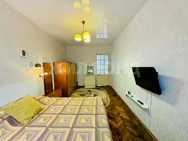 Продается 2-комн. квартира, 57 м²
