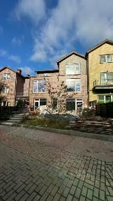 Продается 4-этажный таунхаус, 400 м²