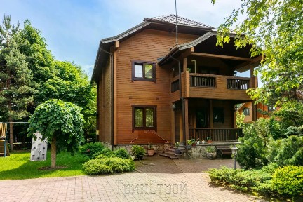 Продается 2-этажный коттедж, 200 м²