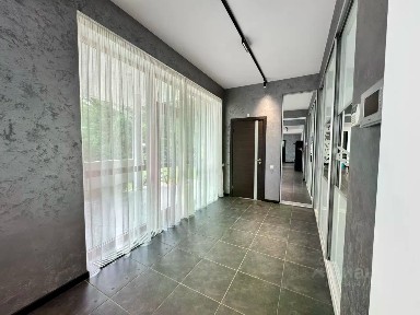 Сдается 3-этажный дом, 500 м²