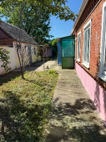 Продается 1/2 часть 1-этажного дома, 140 м²