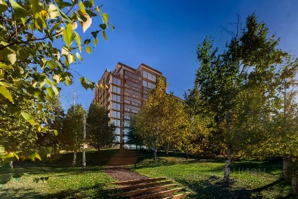 Продается 5-комн. квартира, 212 м²