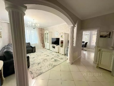 Продается 3-этажный дом, 285 м²