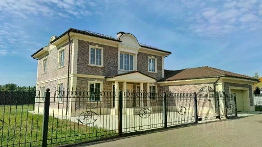 Продается 2-этажный коттедж, 320 м²